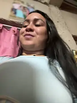 Pretty_Isadora live sex cam