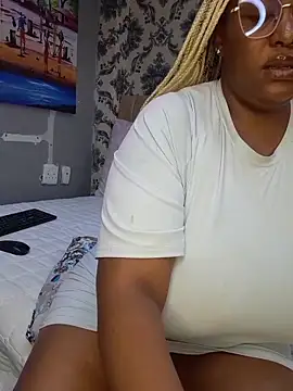 Thasha8 live sex cam