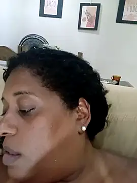 Maliaebonyfetish's cam snapshot