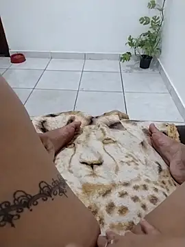 tuttitunbuzz2p's cam snapshot