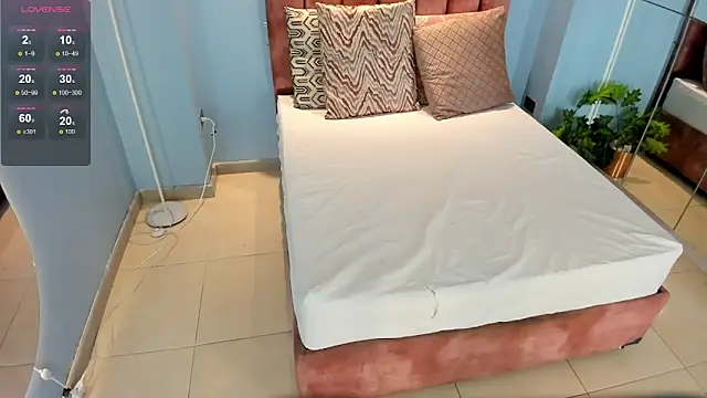 lou_rosse_ live sex cam