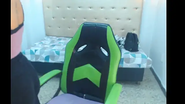 Kathiasaints live sex cam