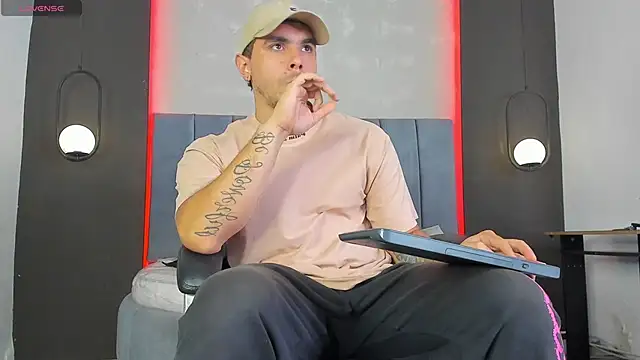 Liam_walk_ live sex cam