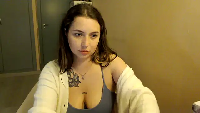 JuliaGraceOF's cam snapshot