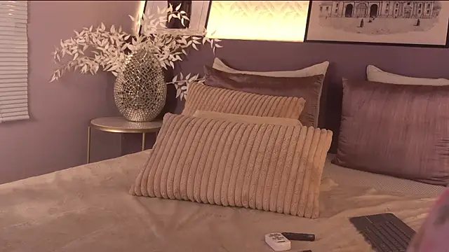 ElleDiane live sex cam