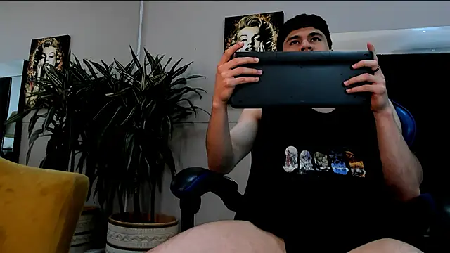 roan_birkin's cam snapshot