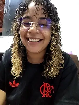 VitoriaFernandes live sex cam