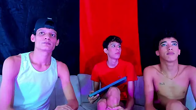 Pleasure_boys_hot's cam snapshot