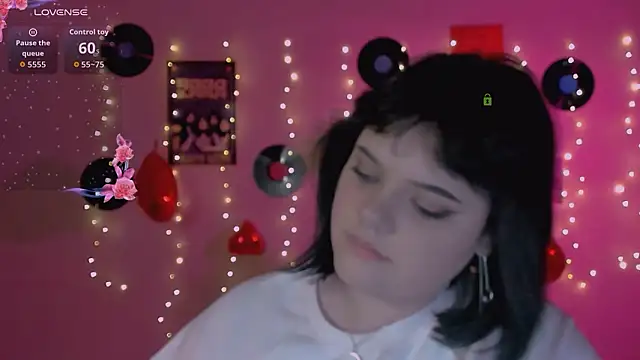 lika_pop's cam snapshot