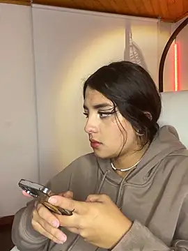 Midary_pink's cam snapshot