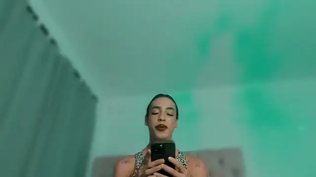 KatalinaMillan live sex cam