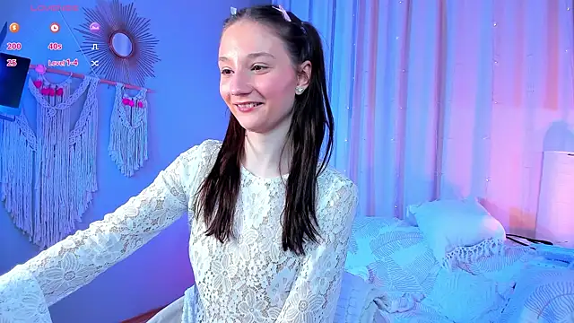 MilliMouse live sex cam