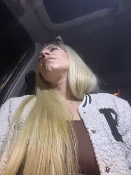 viktoria_davis_'s cam snapshot