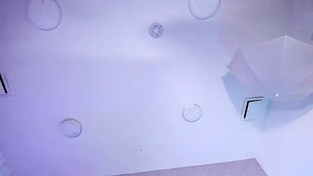 AprilBom's cam snapshot