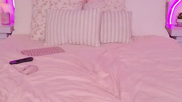 JuliaSUMMERS2022's cam snapshot