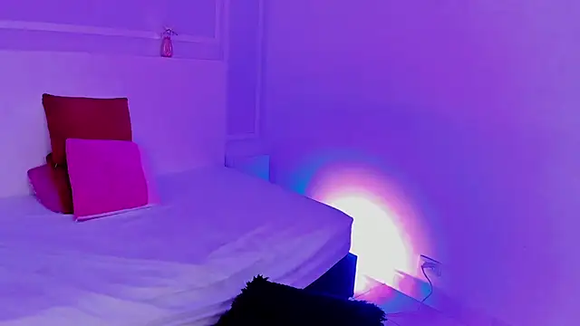 TianaGlow26's cam snapshot