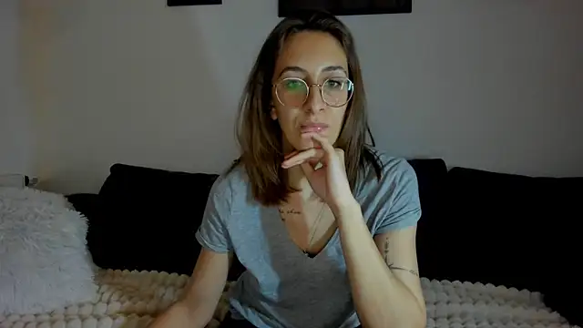 DesireMore90's cam snapshot