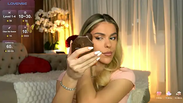 ChloeVelvetx's cam snapshot