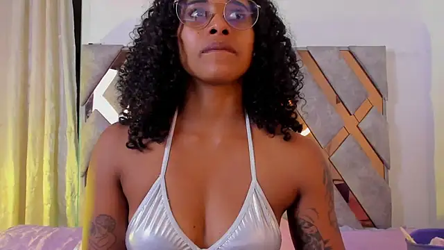 kelly_thomson's cam snapshot