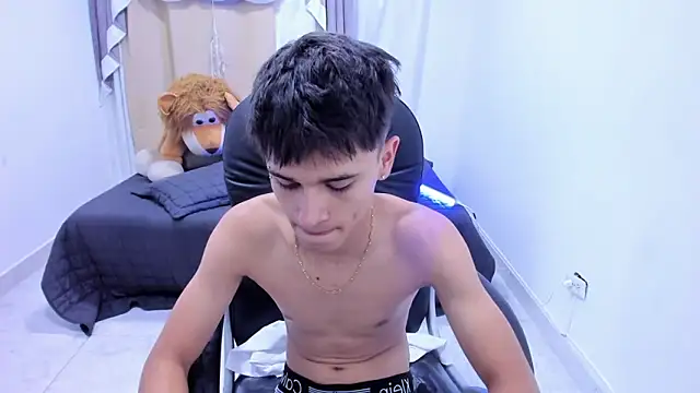 Aron_Boyy live sex cam