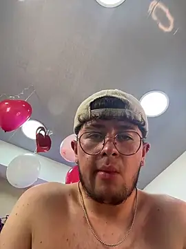 Noah_Wiliams live sex cam