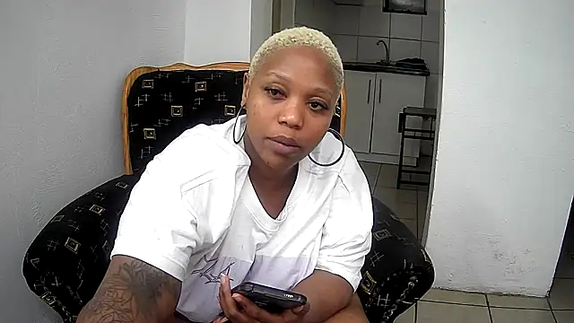 GoldenPussyXOXO live sex cam