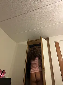 lauraltt live sex cam