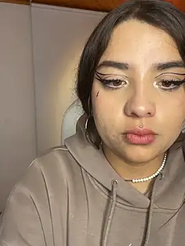 Midary_pink's cam snapshot