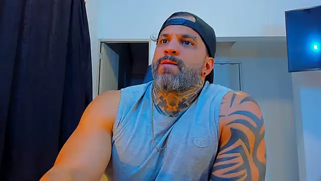 JoshRigby live sex cam