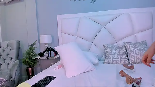 AnnaJaimes's cam snapshot