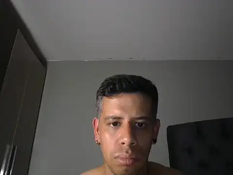 WILD_BIGCOCK35 live sex cam