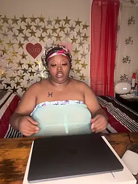 Chocolatebunnyxx96's cam snapshot