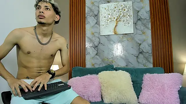 YOUNG_BOYS_HELL's cam snapshot