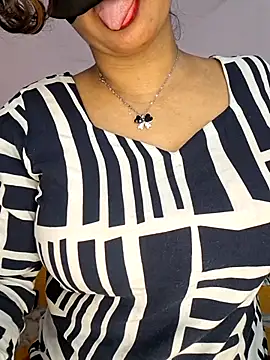 Bristy- live sex cam