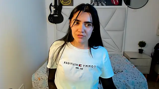 Carla_Bonnet's cam snapshot