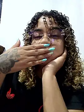 VitoriaFernandes live sex cam