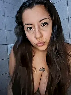 Toxicaxxxx live sex cam