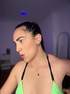 alessandra-a live sex cam