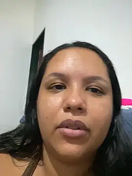 Bigostosa live sex cam