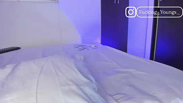 _FuckingYoungs_ live sex cam