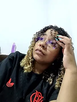 VitoriaFernandes live sex cam