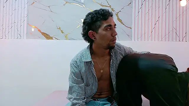 Annyeli live sex cam