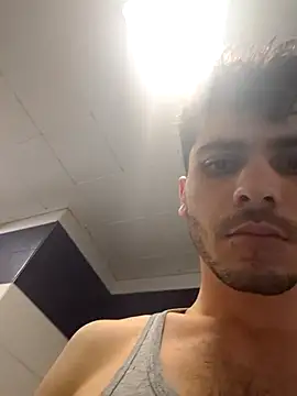 Handsomeboy3344's cam snapshot