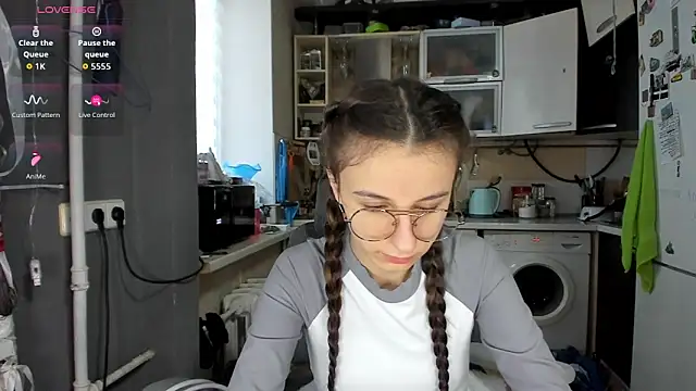 _Nika_Kik live sex cam