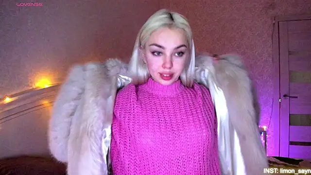 LillyMoure_ live sex cam