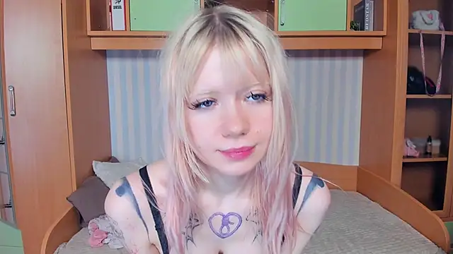 NoelMccrimmon live sex cam