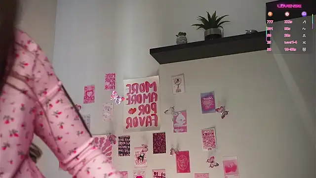 AmiLewis live sex cam