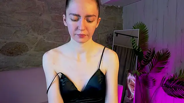 KristineValbuena's cam snapshot