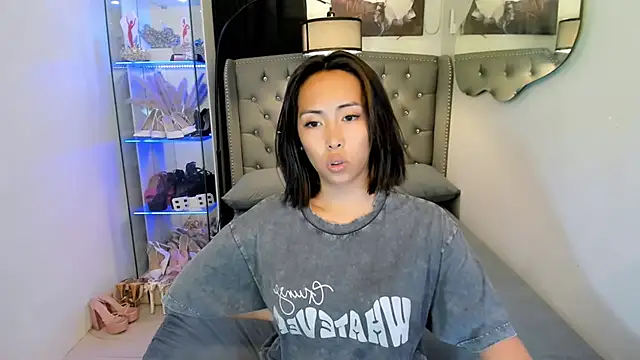 reighnempress live sex cam