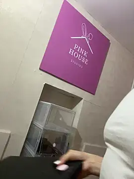 ArianaDominguez_Pink's cam snapshot